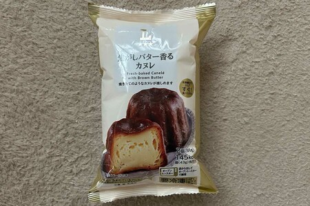 ローソンの「焦がしバター香るカヌレ」（462円）。撮影/編集部
