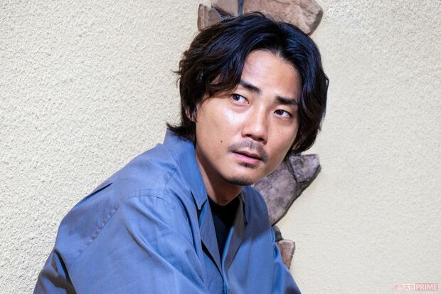 毎熊克哉　撮影/吉岡竜紀、ヘアメイク/MARI（SPIELEN）、スタイリング/カワサキタカフミ