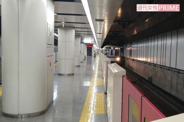 服部恭太容疑者が現行犯逮捕された国領駅のホーム