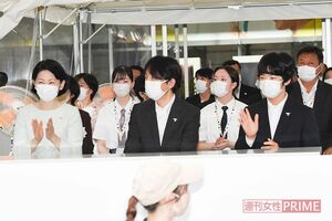 『全国高等学校総合文化祭』のパレードでは、笑顔で参列者に手を振られた悠仁さま