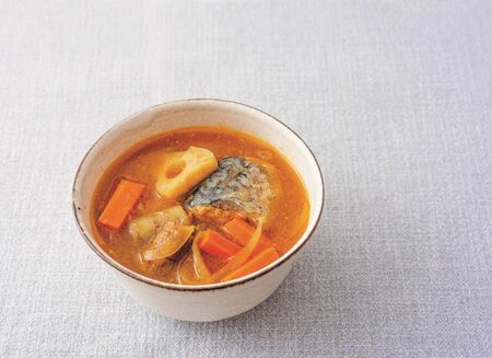 さばと根菜のカレースープ