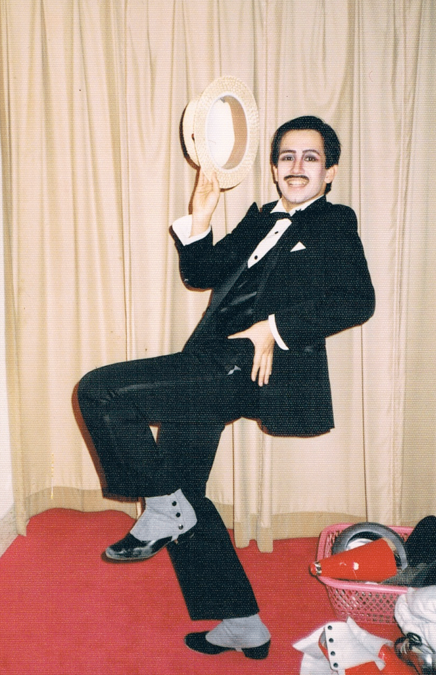 20代のころはダンサーをしながら企画の売り込みもしたが、誰にも相手にされなかった