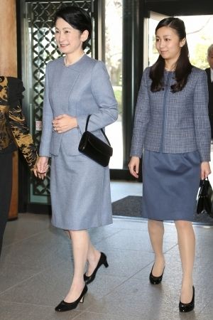  紀子さまとともに『第34回手話狂言・初春の会』に出席された佳子さま(2月1日)