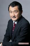 吉田鋼太郎　撮影／矢島泰輔　ヘアメイク／熊谷波江　スタイリング／SAKAI　