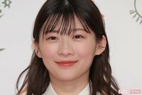 伊藤沙莉「NHKの食堂でランチ」「中学ではボス的存在」ヒロイン務める朝ドラ『虎に翼』が絶好調!“爆モテ…