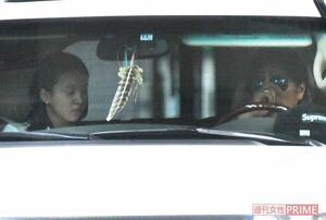 普段は静香の運転する四駆で送迎中の木村。父娘は楽しそうに話していた