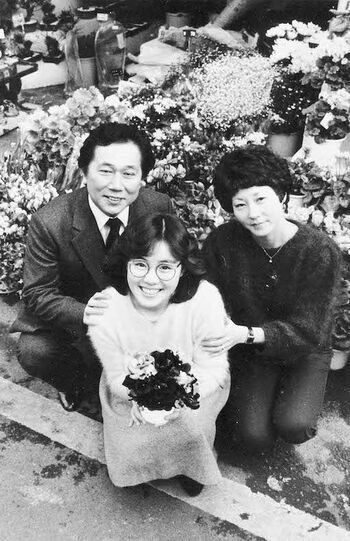 ドラマ『積木くずし』では主演を務めたが、スキャンダルの影響で映画版は降板になった高部知子