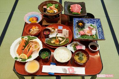 季節感に溢れた、加賀屋での夕食 撮影/山田智絵