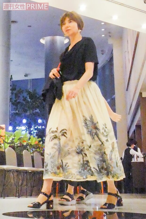 山口智子 3次会のカラオケでは、ノリノリで欅坂46を歌ったという