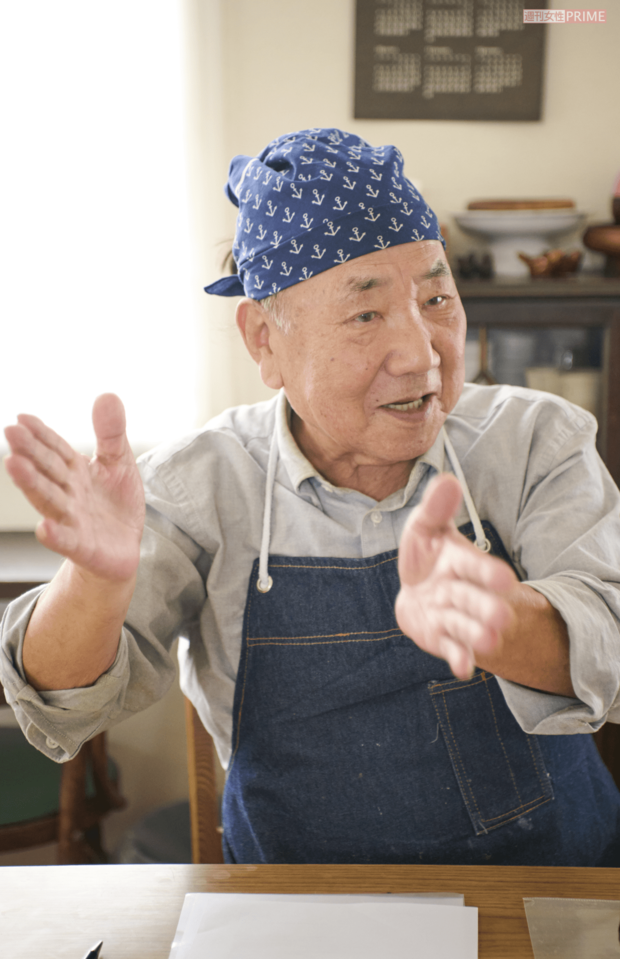 「炭鉱や鉄鋼会社で働いていたとき、仕事をスムーズにして安全を保つという意味合いで〝整理整頓〟を叩き込まれた。料理撮影の現場でも同じなんだよね。ごみや使い終わった調理器具はすぐ片づけるように徹底してる」と語るまさるさん