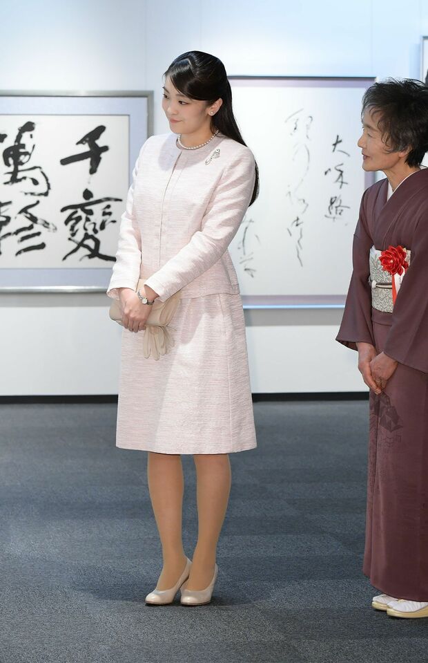 '18年に展覧会を訪れた小室眞子さんは、結婚延期の発表直後だったこともあり注目を集めた