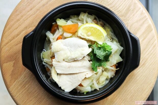 「ほぼ1日分の旬八野菜がとれるエスニックヌードル」（税込み680円）