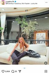 “胸元アピ”が強いあびる優（本人のインスタグラムより）