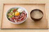 吉野家が販売の「ダチョウ丼」にGACKTも夢中、“第四の肉”と呼…