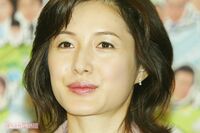 水野真紀、職場幼稚園からの帰宅姿撮!声を弾ませ答えた“先生”という仕事と気になる女優業の行方