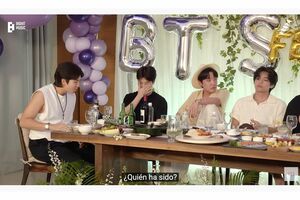 BTSとしての活動の苦悩を、涙ながらに打ち明ける場面も(公式YouTubeより)