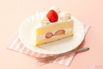 スペシャル苺ショート(324円)