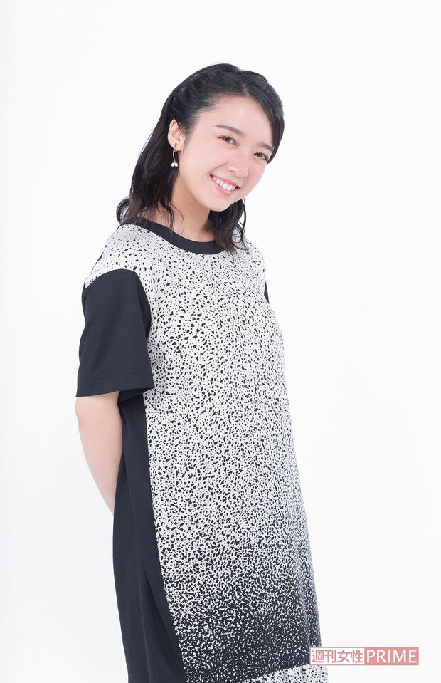 上白石萌音　ヘアメイク／山田佳苗 スタイリスト／嶋岡隆、北村梓