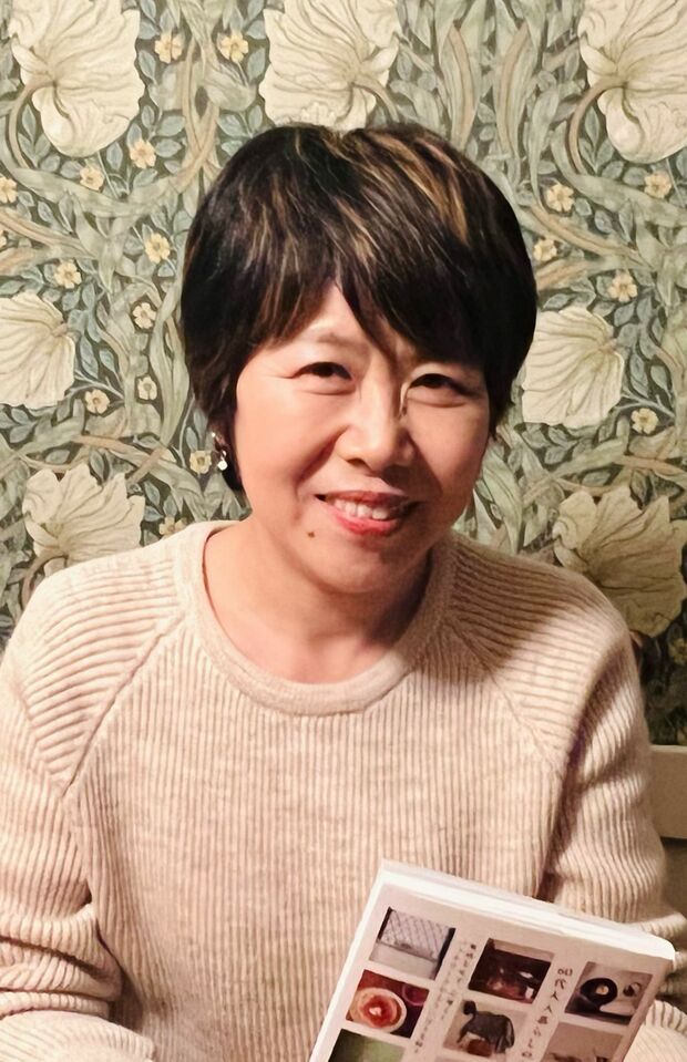 小暮涼子さん●子ども3人を育て上げ、リタイアした夫とふたり暮らしを謳歌中。雑誌『ナチュリラ』の取材を機に、Webマガジン「暮らしとおしゃれの編集室」にて連載をスタート。このたび、その連載をまとめた初の著書『60代大人暮らしの衣食住』を上梓。