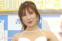 熊田曜子が“あられもない姿”を連投、SNSにはよく投稿される“3人の娘”を憂う声「写真を見たらどう思うか…