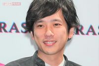 二宮和也が妻のセンスでオシャレに!? “脱ダサ男”でブランドの顔に抜擢された!