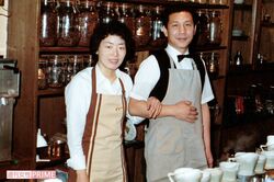 食堂を継いでから、'75年の改装まで店名は『shimofusaya』