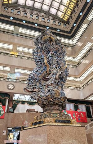 ドラマ『VIVANT』ロケ地に使われた日本橋三越本店の天女（まごころ）像　撮影／編集部