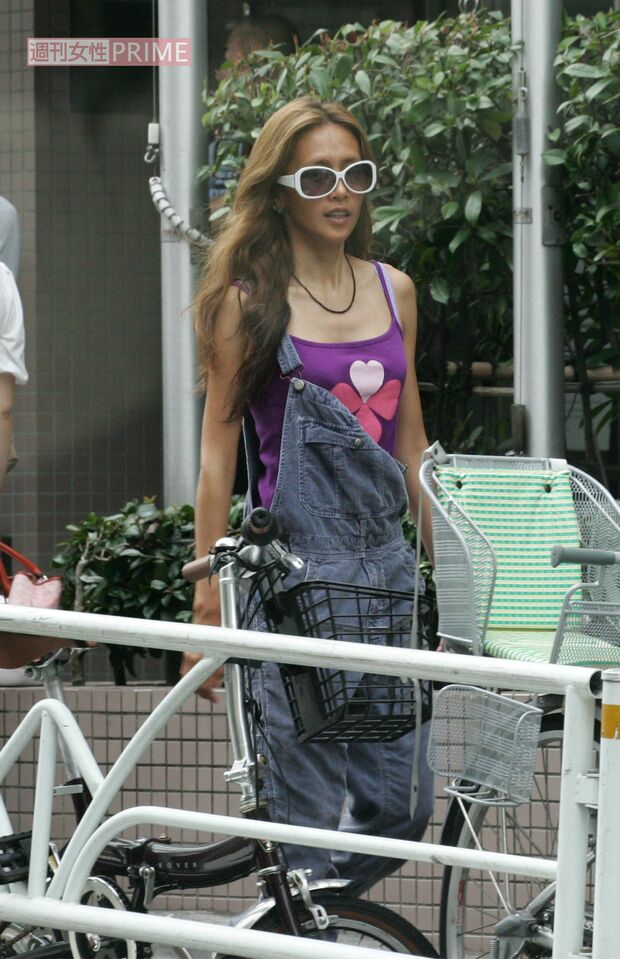 2008年9月、Koki,のスクール送迎にきた工藤静香はラフなスタイル