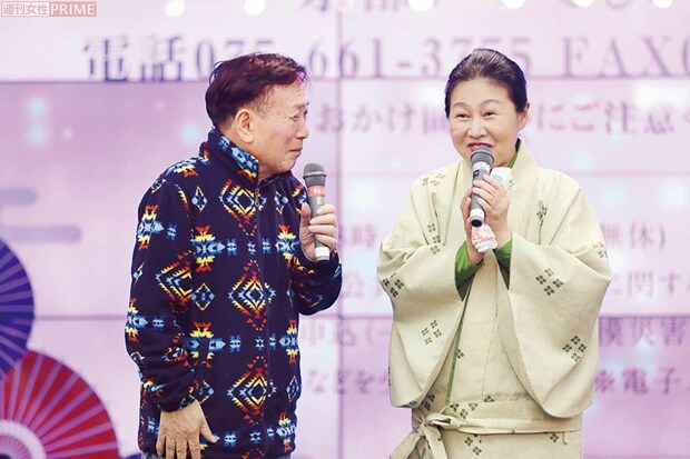 いつも二人で夫婦漫才風に笑いを誘う