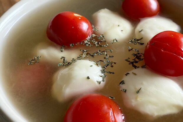 カプレーゼみそ汁