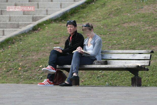 2016年10月、ドイツ人女性との公園デートを楽しむ長井秀和を直撃