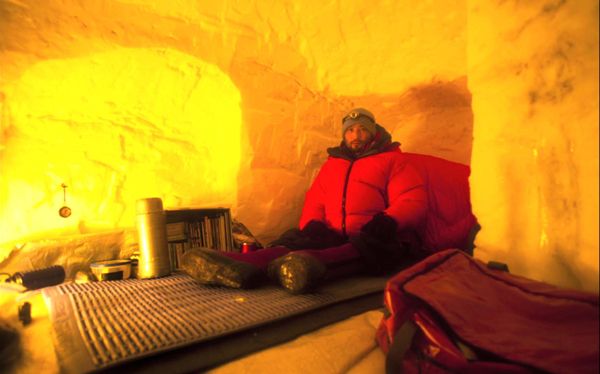  ◆「アラスカに取り憑かれた男」（放送日：：2015年5月28日）1年の大半をアラスカの大地で過ごし、写真を撮り続ける「アラスカ写真家・松本紀生」が登場。手つかずの大自然にたった一人で入り込み、そこで約50日間、夏はテントで冬はかまくらを作って生活する。そこには、一朝一夕では見ることのできない、「ド迫力のオーロラ」や「動物たちの未知なる姿」が！　さらに、その特異な環境だからこその独特すぎるアラスカライフを語る。