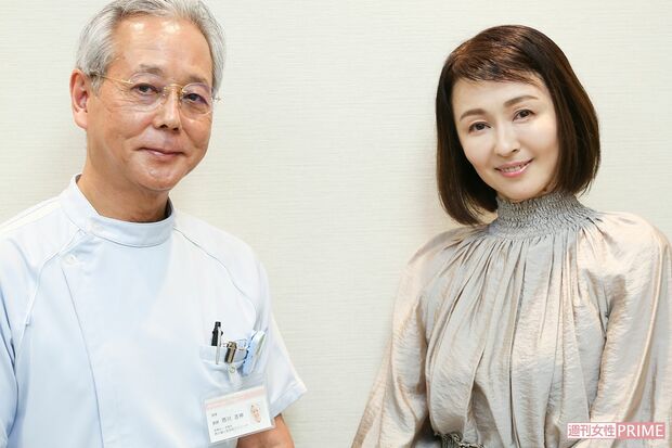 西川婦人科内科クリニック院長の西川吉伸さん（左）と小松みゆき（右）