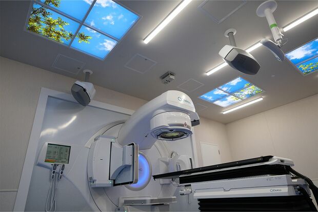 エレクタユニティは、高精度のMRIを搭載し、がんを直接見ながら放射線照射が可能。