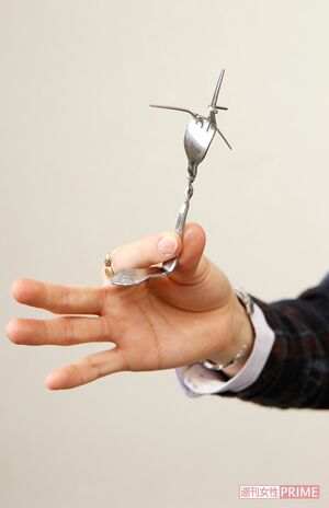 フォークをグニャリと曲げる、メンタリストのDaiGo