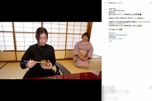 ツッコミが入った篠原涼子の食事風景(『ララLIDFE』公式インスタグラムより)