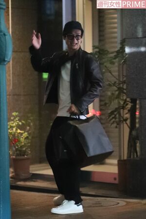 アイドルらしからぬ千鳥足で歩いていたキスマイ宮田