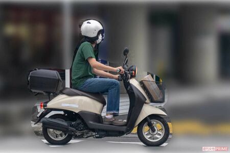 フワちゃんの原付バイクに“内緒で”乗っていたAマッソ加納の夫・山下秀樹(2021年9月)