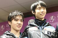 GPファイナル舞台裏──目を輝かせる宇野昌磨に、羽生結弦はテレ隠しのツンデレ対応