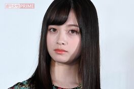 橋本環奈、『紅白歌合戦』の安定した司会ぶりが高評価も330万円ドレスが奇抜すぎて「裸に見える」と物議