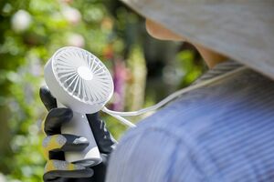 扇風機でウイルスは吹き飛ばせる？