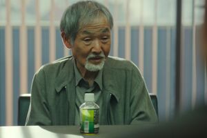 本当の地主になりすます老人役で出演した五頭岳夫（写真提供:Netflix）