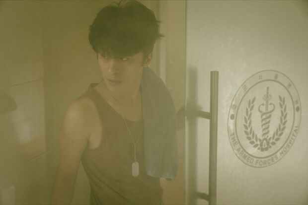 Netflixシリーズ『D.P.－脱走兵追跡官－』独占配信中