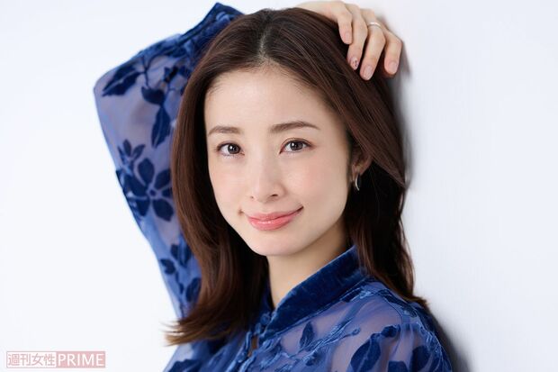上戸彩、6年ぶりに出演の映画『シャイロックの子供たち』で憧れ
