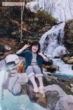 震災の前の年、夫婦で盛岡市に温泉旅行したときの美和子さん(佐々木さん提供)