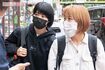 2021年、結婚していたAマッソ加納(左)を直撃、右は相方のむらきゃみ