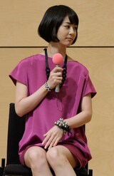 『マツコ＆有吉の怒り新党』制作発表での夏目三久、超ミニワンピ姿（2011年10月4日）