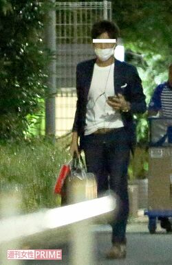 7月中旬、都内某所の“愛の巣”に帰宅したA氏