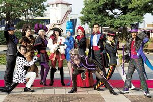  ［photo］スタイリッシュなヴィランズの手下が、悪の世界へと誘惑してくる！　どれが誰の手下かわかる？