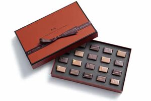 加藤シゲアキのチョコは20粒7398円（写真は『ラ・メゾン・デュ・ショコラ』HPより）